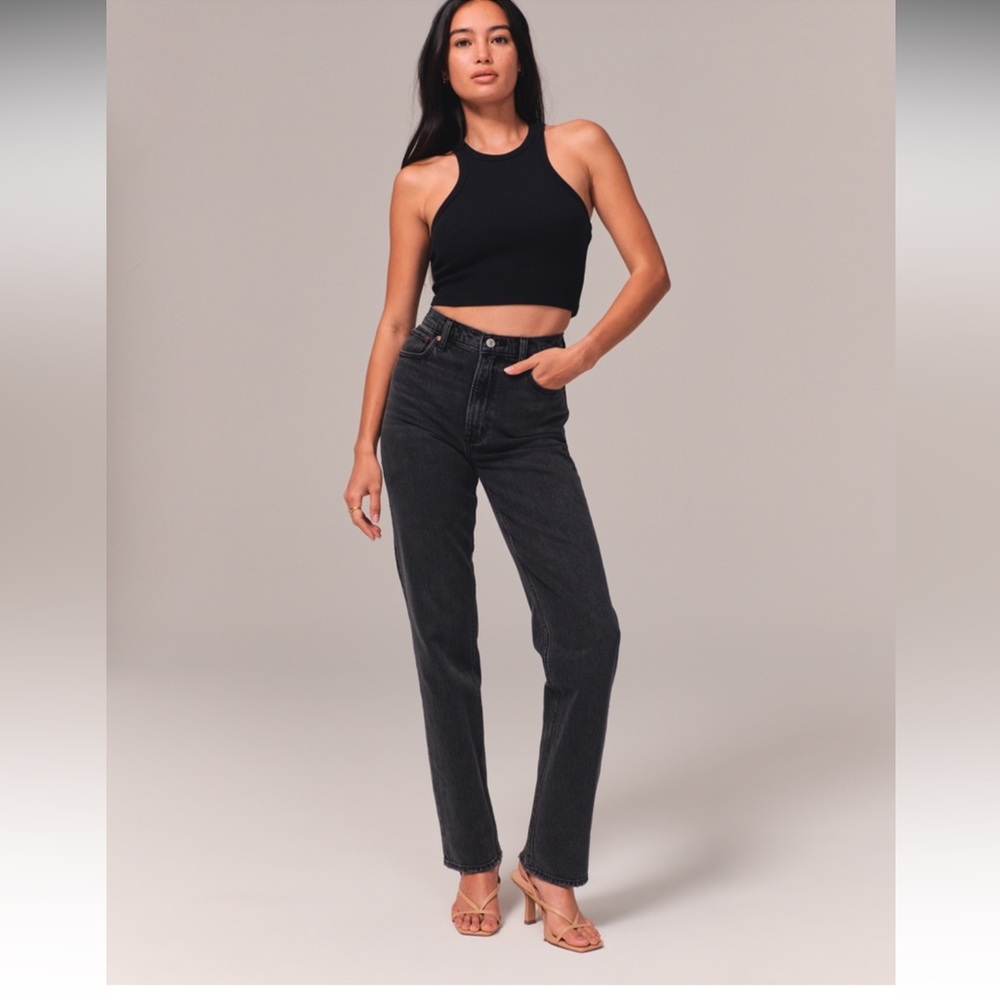 Abercrombie Ultra High Rise 90’s Straight Jeans NWT